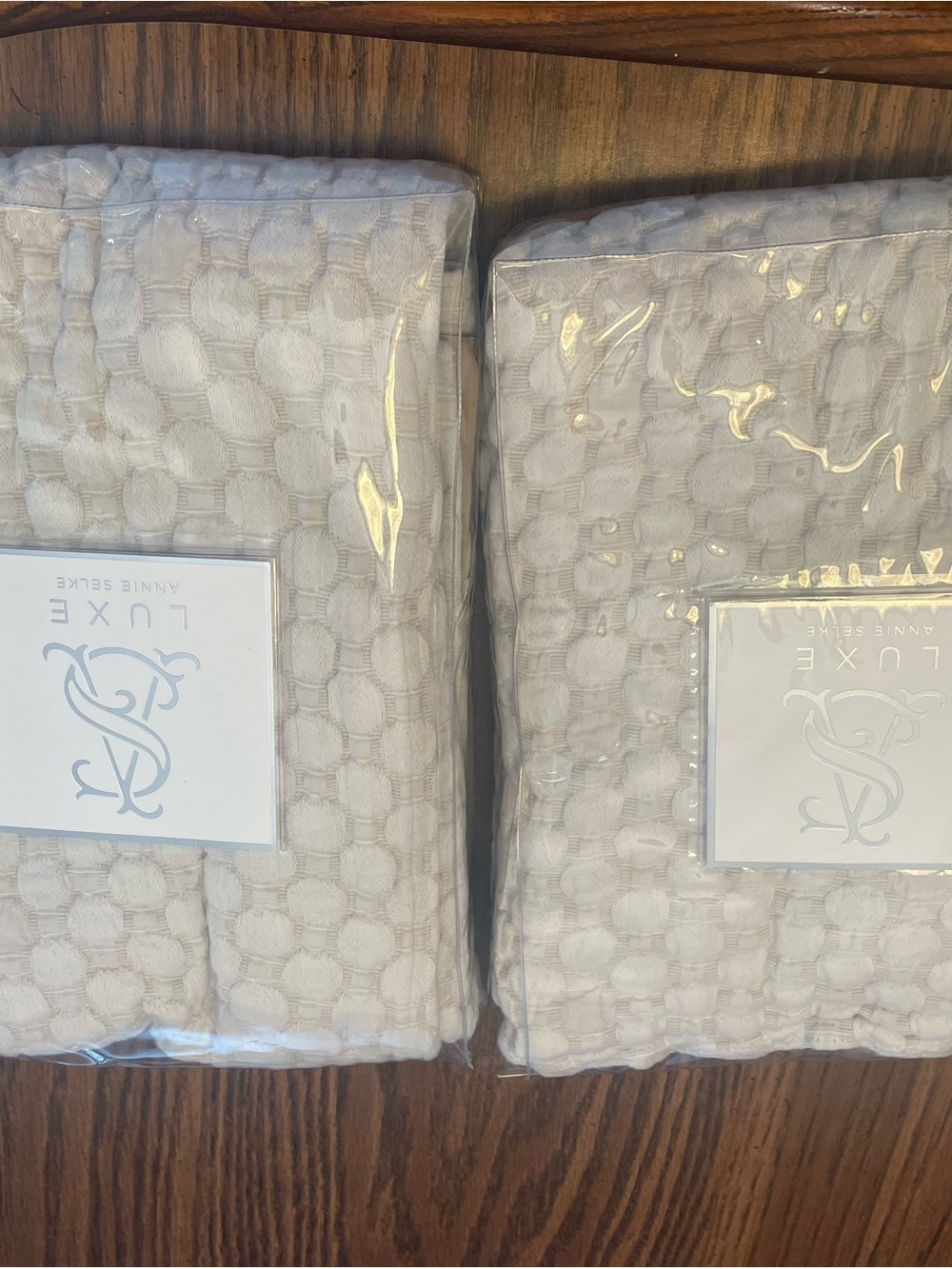 NWT Annie Selke LUXE Lodi Matelasse pillowshams, king, beautiful. Color: sand